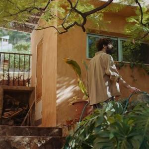 Fotograma de La Casa, film de Alex Montoya (2024) basado en libro homónimo de Paco Roca