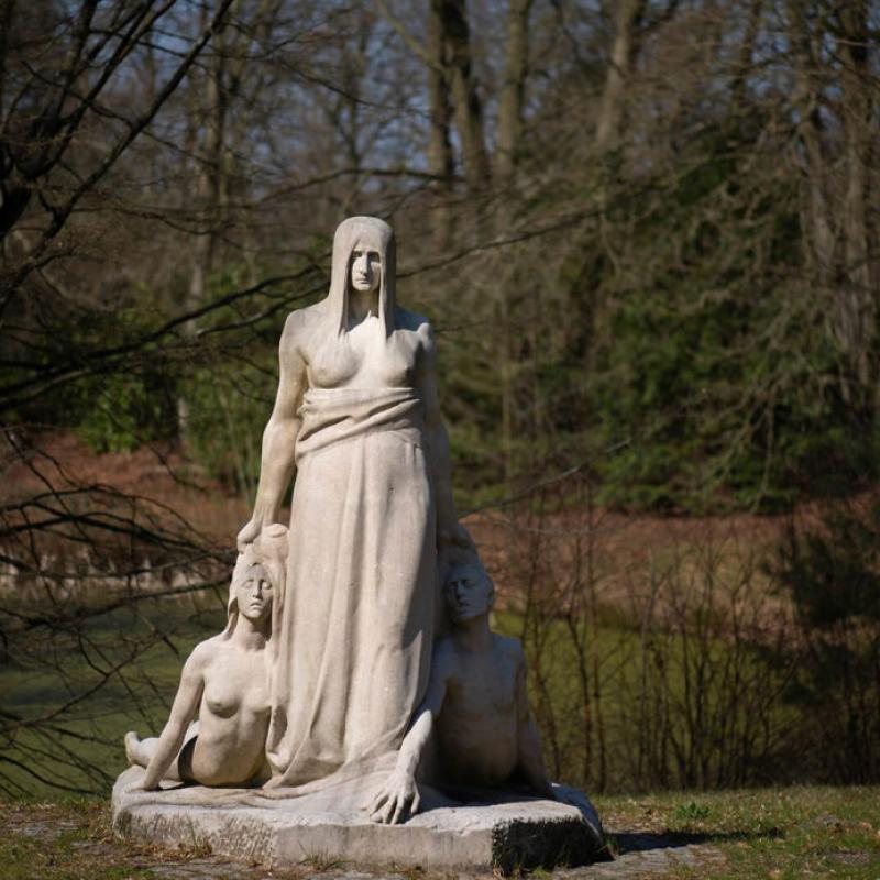 Das Schicksa (El destino) esculpida en 1905 por el artista Hugo Lederer (1871-1940).